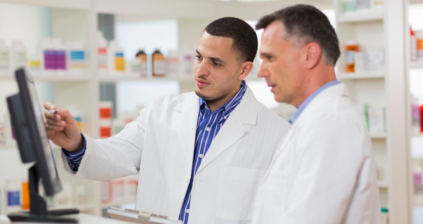 Ordem dos Farmac&ecirc;uticos recebe novos profissionais da &aacute;rea