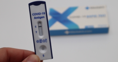 COVID-19: Estudantes de Ci&ecirc;ncias Farmac&ecirc;uticas v&atilde;o ajudar a fazer testes r&aacute;pidos