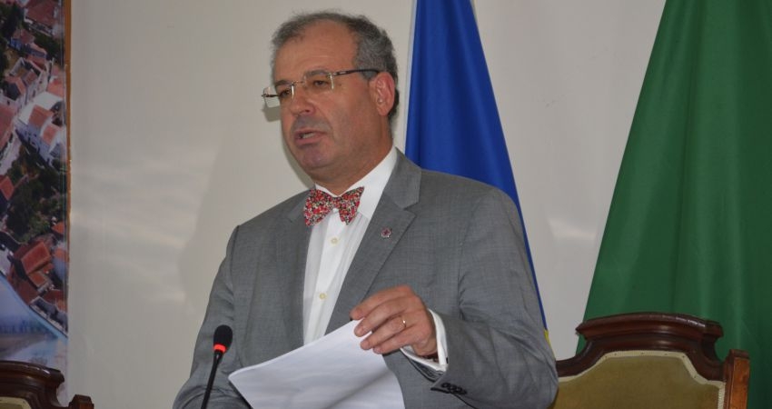 Prof. Doutor Fernando Ramos &eacute; o novo acad&eacute;mico correspondente da Academia Ibero-Americana de Farm&aacute;cia