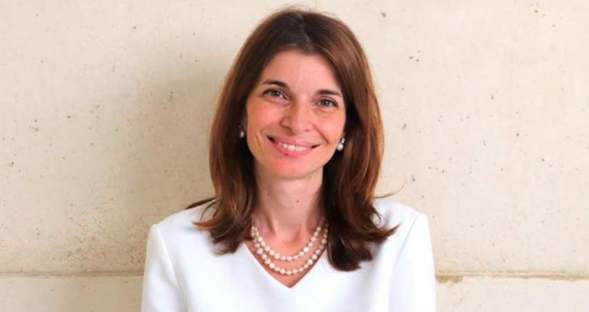 Carla Torre reeleita membro da CHMP