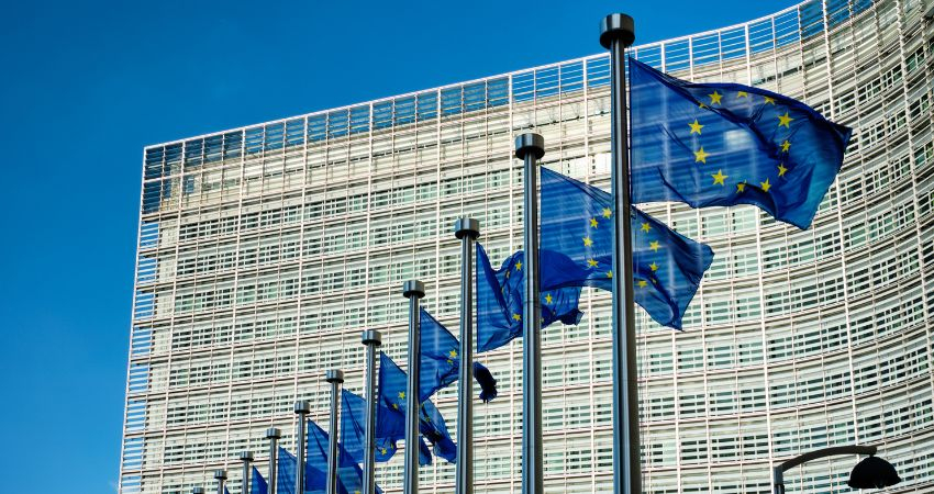 CE concedeu autoriza&ccedil;&atilde;o de introdu&ccedil;&atilde;o no mercado padr&atilde;o no bulevirtida para o tratamento da infe&ccedil;&atilde;o cr&oacute;nica pelo VHD