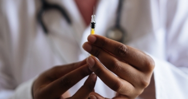 COVID-19: Ag&ecirc;ncia Europeia do Medicamento j&aacute; avalia a vacina da Sanofi