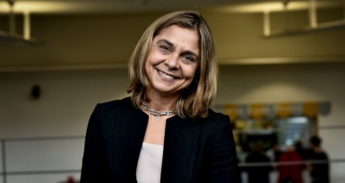 Prof.&ordf; Doutora Ana Paula Martins reeleita baston&aacute;ria da Ordem dos Farmac&ecirc;uticos