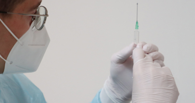Lucro da Pfizer aumenta 43 % em 2022 impulsionado pela vacina contra a COVID-19