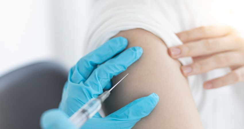 Vacina de mRNA provoca resposta imunol&oacute;gica forte contra tumor cerebral