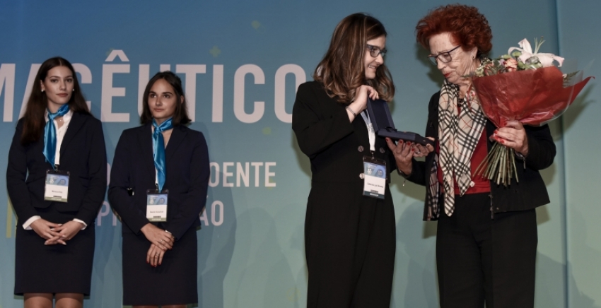Instantes fotogr&aacute;ficos #1: APFH nomeia s&oacute;cios honor&aacute;rios na sess&atilde;o de abertura