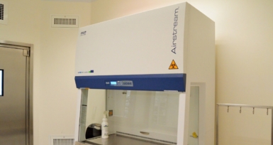 Servi&ccedil;os Farmac&ecirc;uticos do Hospital de Braga t&ecirc;m nova c&acirc;mara de fluxo laminar