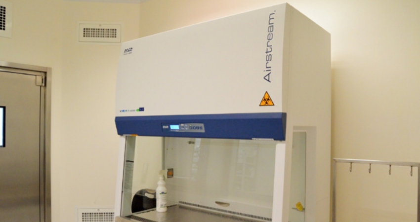 Servi&ccedil;os Farmac&ecirc;uticos do Hospital de Braga t&ecirc;m nova c&acirc;mara de fluxo laminar
