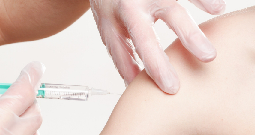 APIFARMA lan&ccedil;a campanha para consciencializar para a vacina&ccedil;&atilde;o