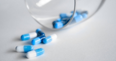 Campanha sobre medicamentos gen&eacute;ricos quer apoiar farmac&ecirc;uticos comunit&aacute;rios e informar utentes