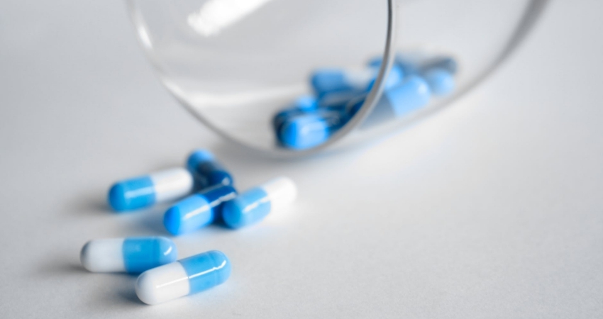 Campanha sobre medicamentos gen&eacute;ricos quer apoiar farmac&ecirc;uticos comunit&aacute;rios e informar utentes