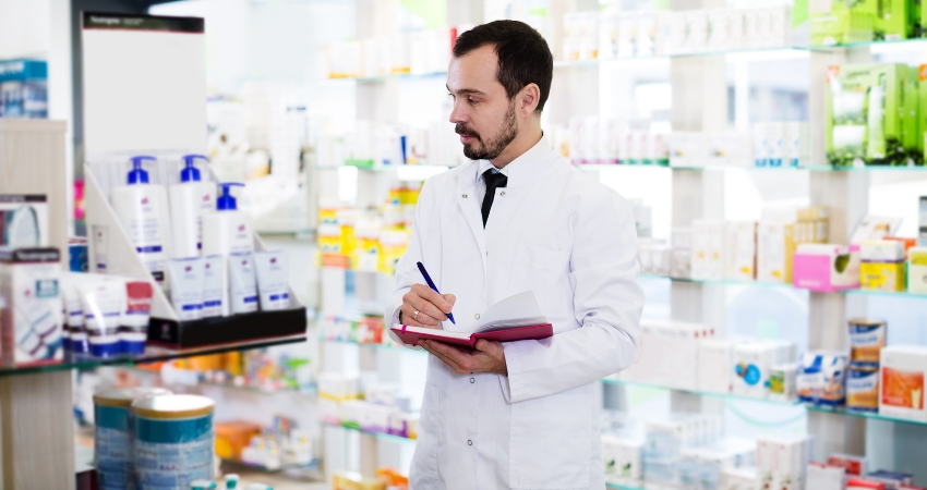 Distribuidores farmac&ecirc;uticos j&aacute; entregaram cerca de 100 mil autotestes COVID-19 &agrave;s farm&aacute;cias