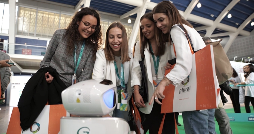 Veja em v&iacute;deo alguns dos melhores momentos da Expofarma 2018