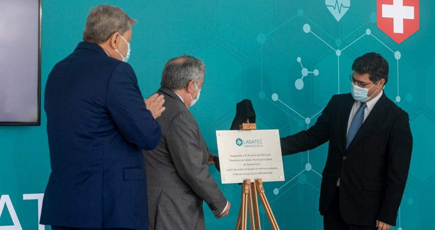 Farmac&ecirc;utica su&iacute;&ccedil;a Labatec inaugura primeira f&aacute;brica em Portugal