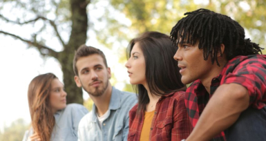 OMS alerta para consumo de &aacute;lcool e cigarros eletr&oacute;nicos entre os jovens